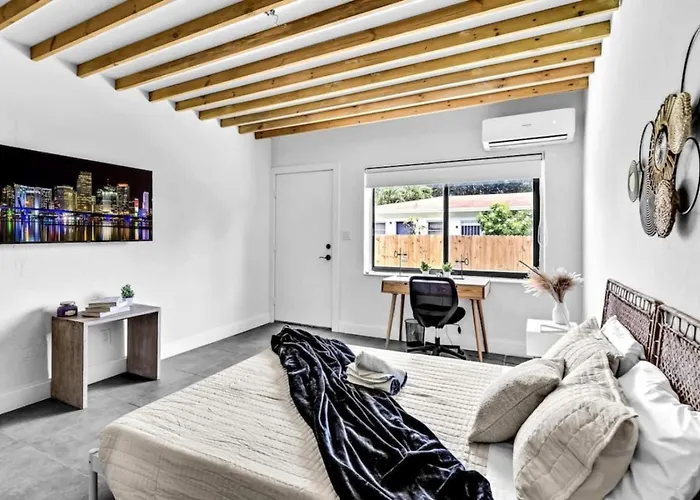 Unit 2 Cute Studio In North Miami 10Min To Beach